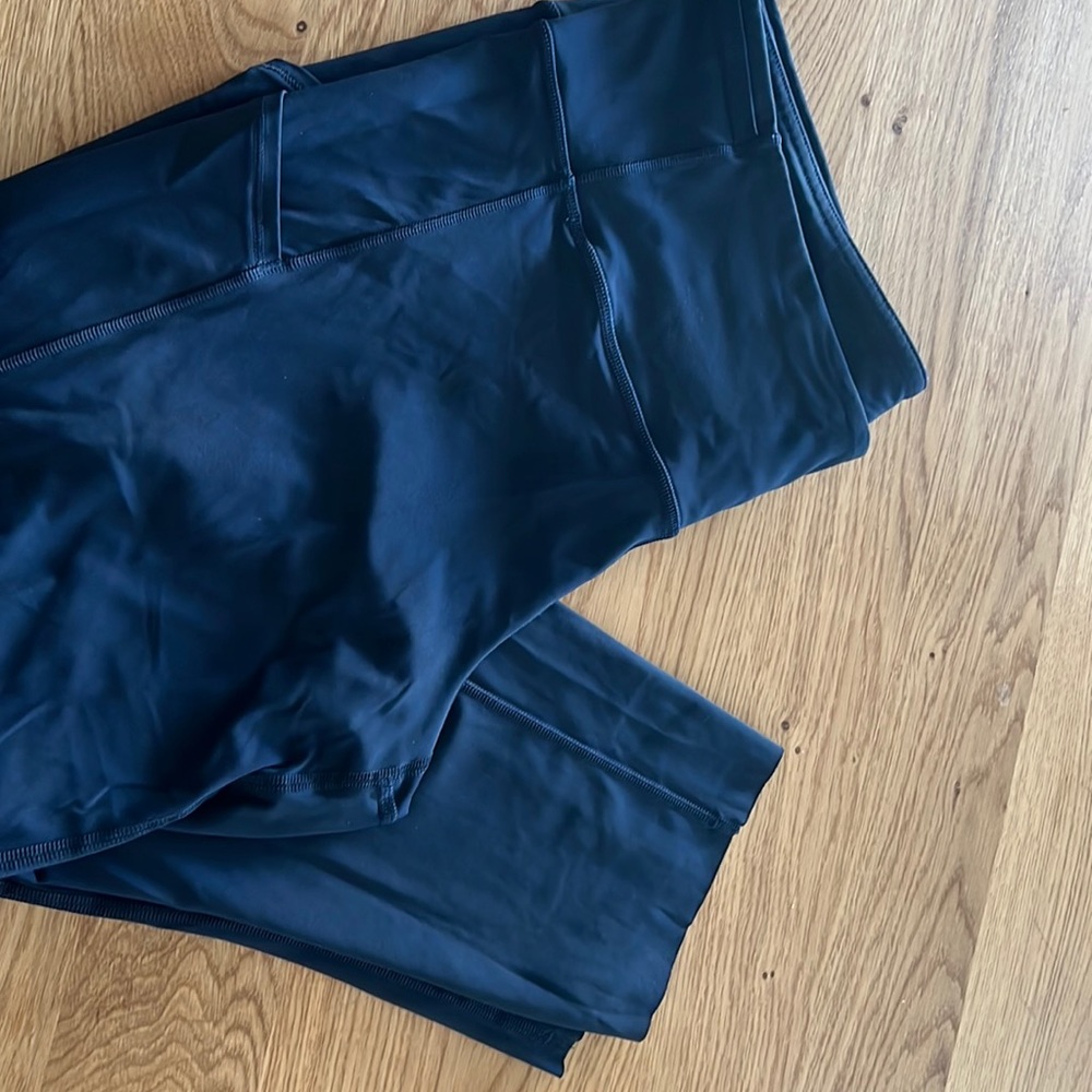 Lululemon crops